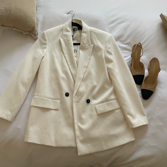 Zara Jackets & Blazers - White blazer